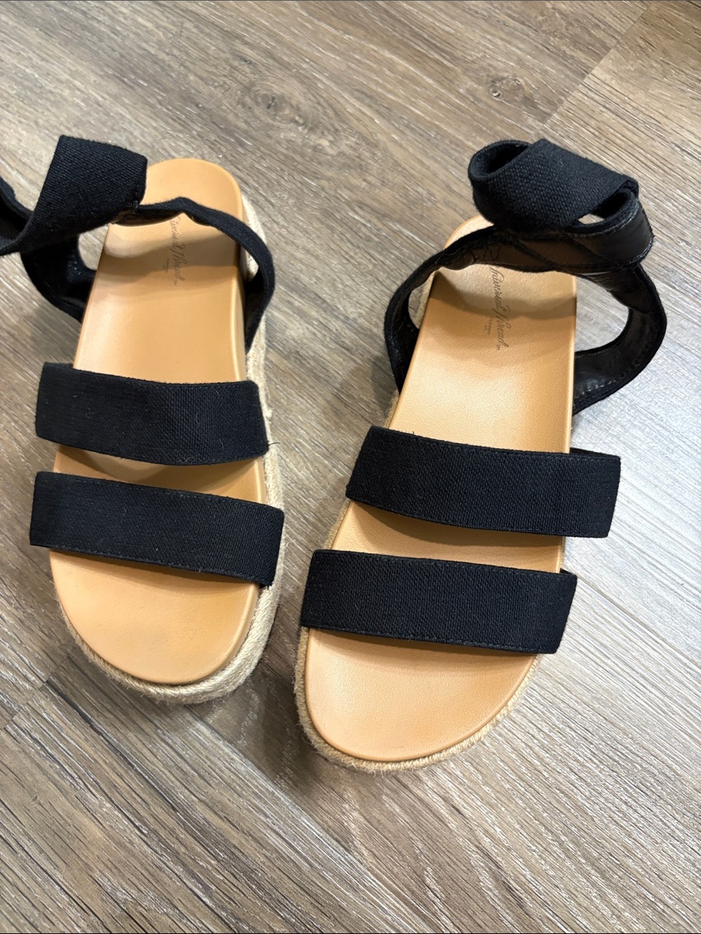 Universal Thread Platform Black Triple-Strap Espadrille Sandals Size 6.5